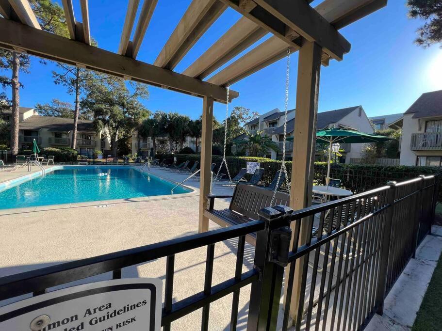 Spacious, Cozy Villa W/Parking In Coligny Villas 힐튼 헤드 아일랜드 외부 사진