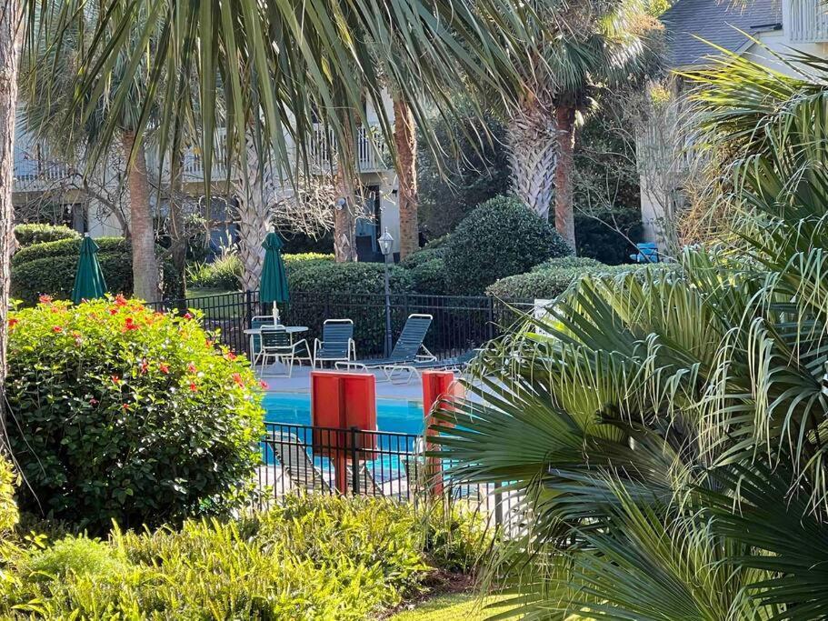 Spacious, Cozy Villa W/Parking In Coligny Villas 힐튼 헤드 아일랜드 외부 사진